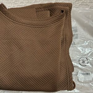 Dark brown textured wide leg set.